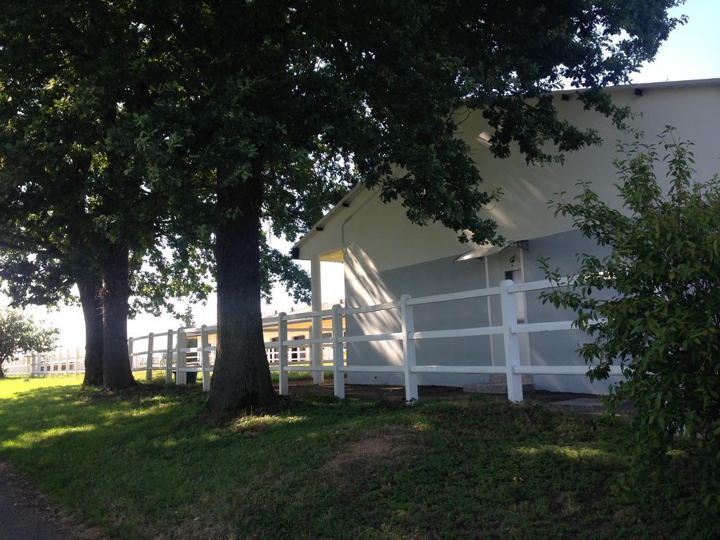 Le Haras Du Favry Apartamento Palinges Exterior foto